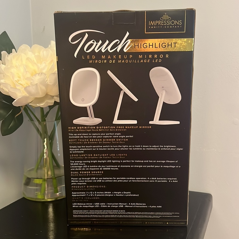 NEW! Touch LED Makeup Mirror - Picture 2 of 9